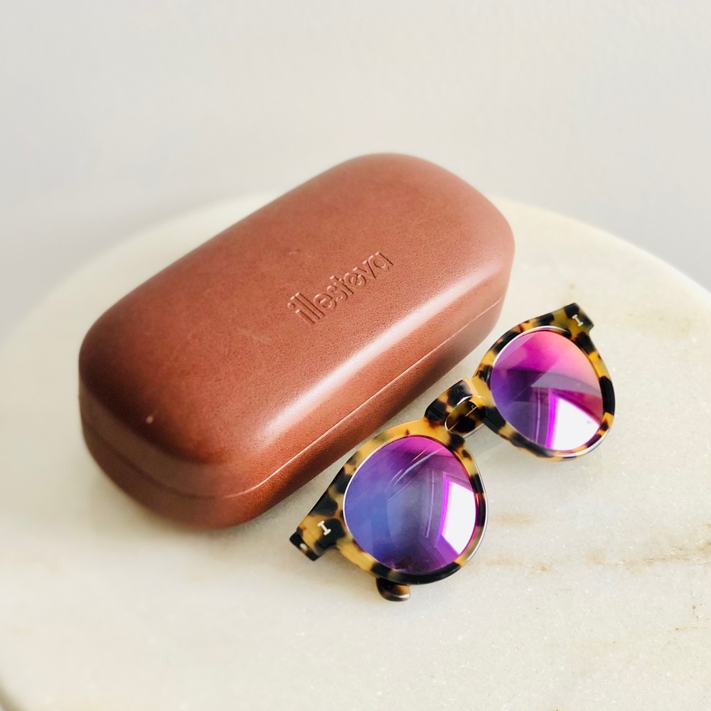 Illesteva “Leonard” sunglasses with case